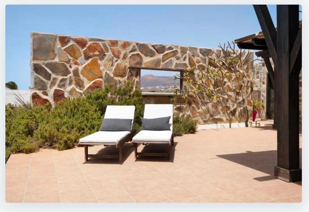 Villa Petronila Tias, Lanzarote location